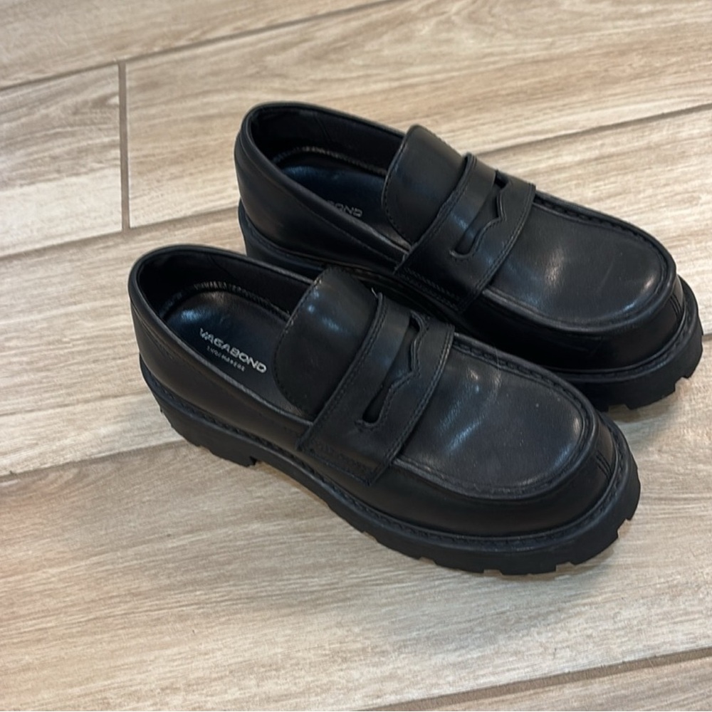 Vagabond cosmos 2.0 black loafers